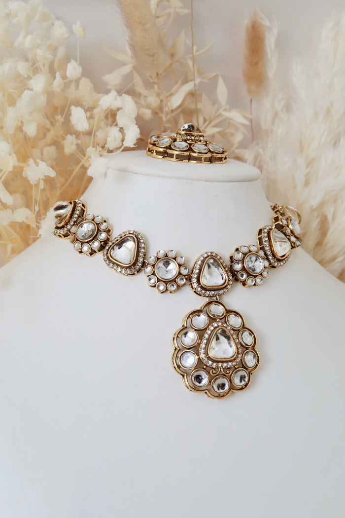 Amaira Necklace Set