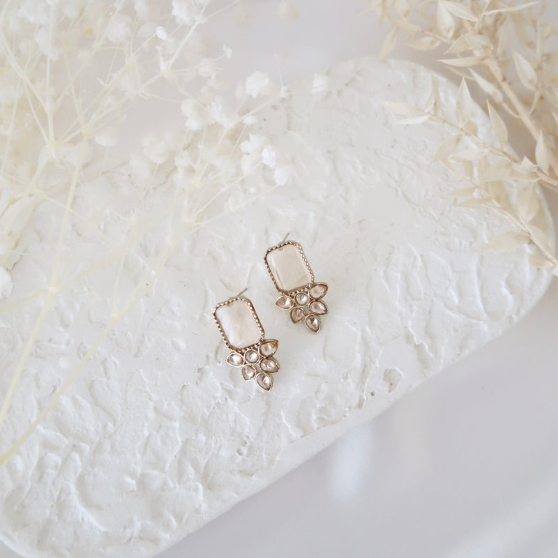 Jasmine Earrings (Nude)