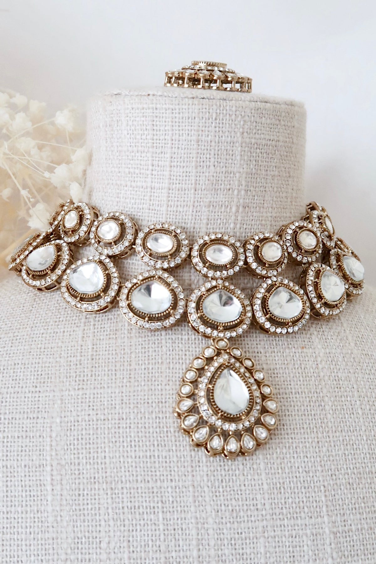 Guneet Necklace Set