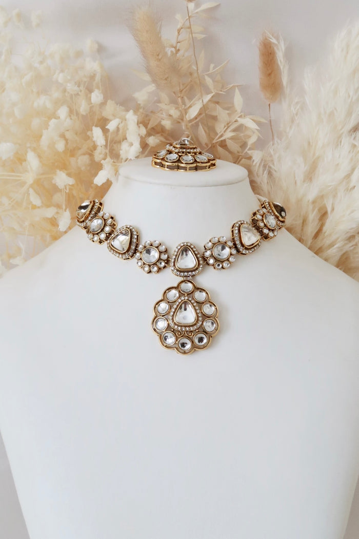 Amaira Necklace Set