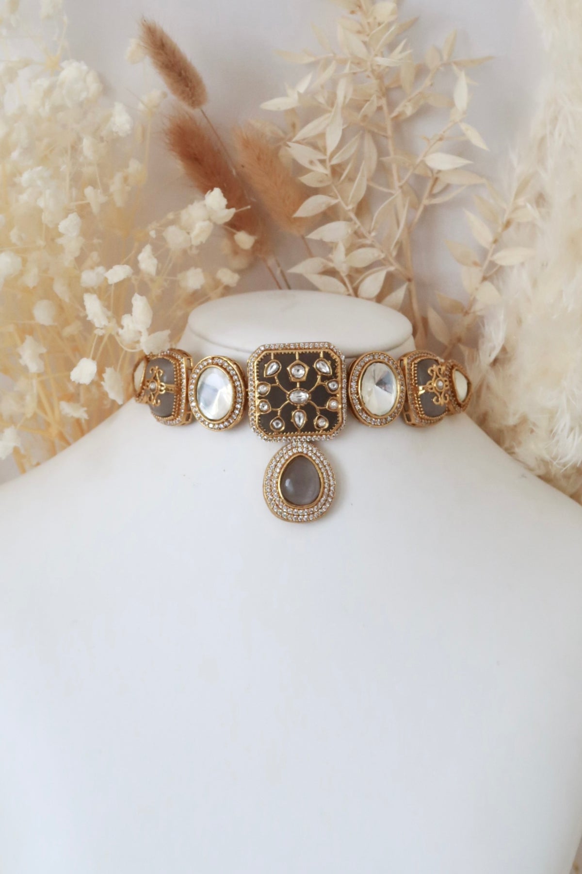 Rivaah Choker Set (Grey)