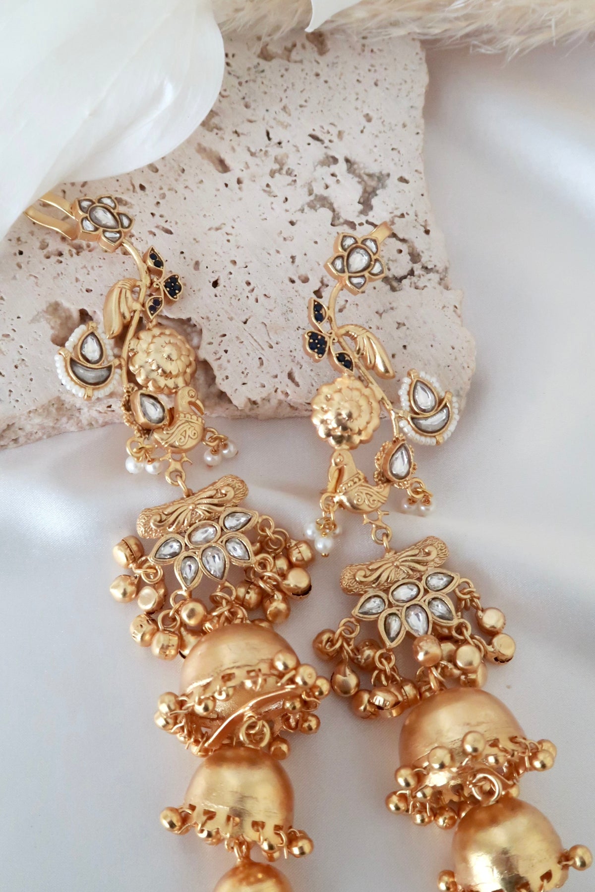 Aarohi Kundan Earrings (Gold)