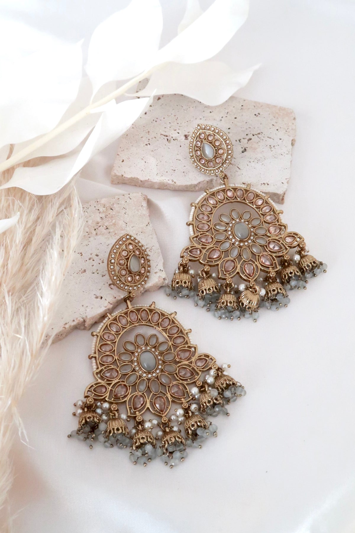 Noor Earrings (Grey)