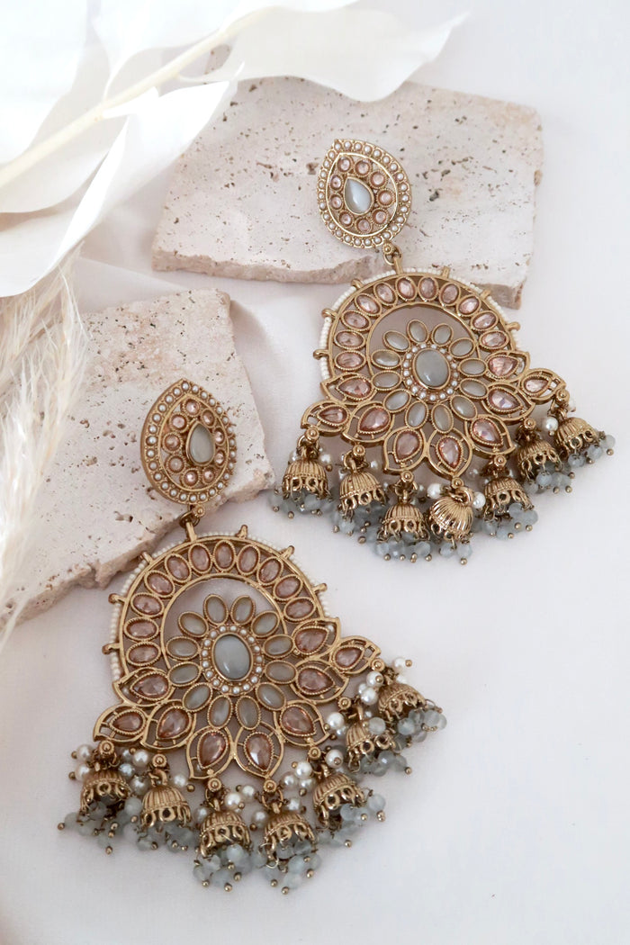 Noor Earrings (Grey)