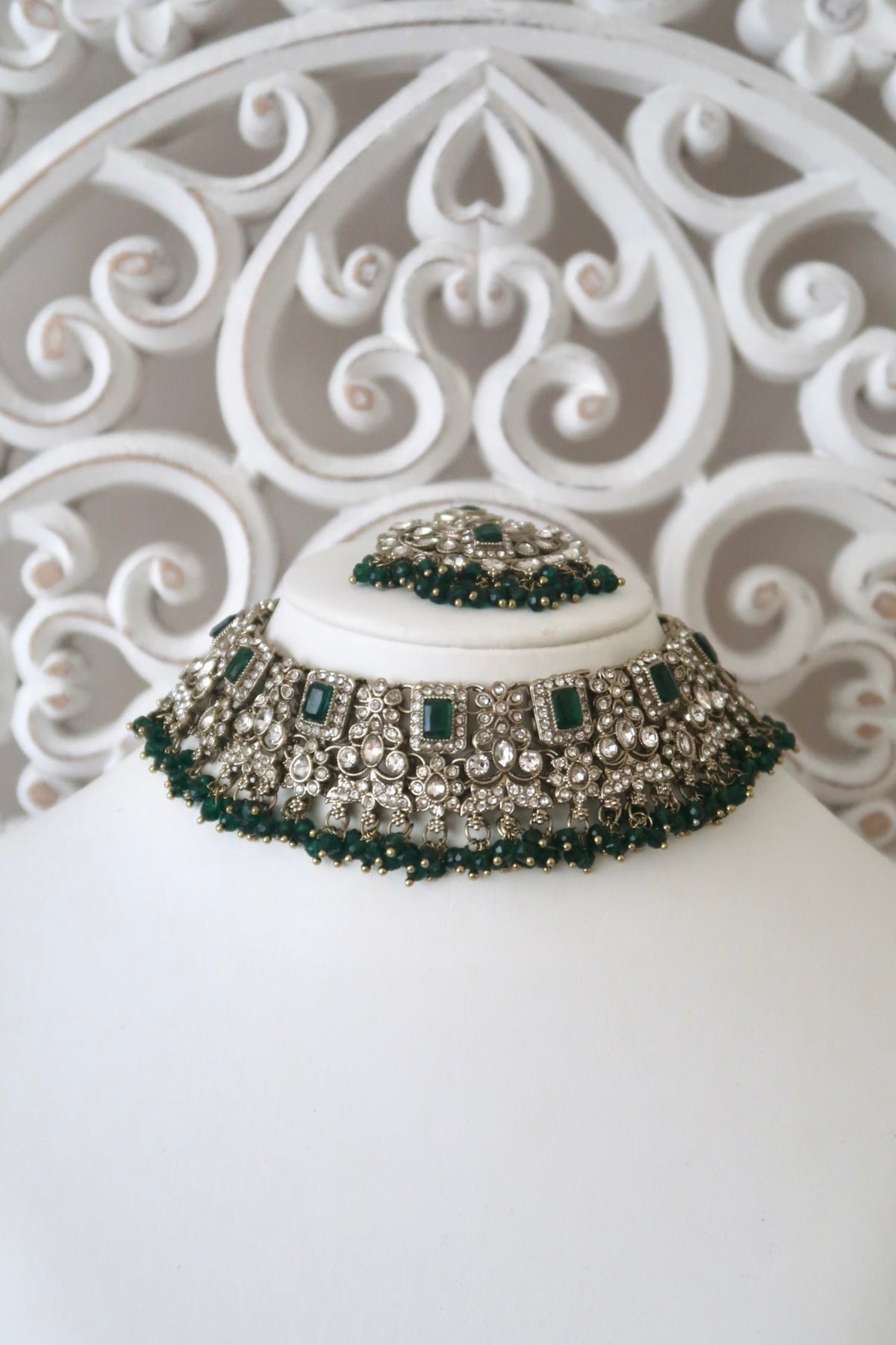Ishani Choker Set (Emerald)