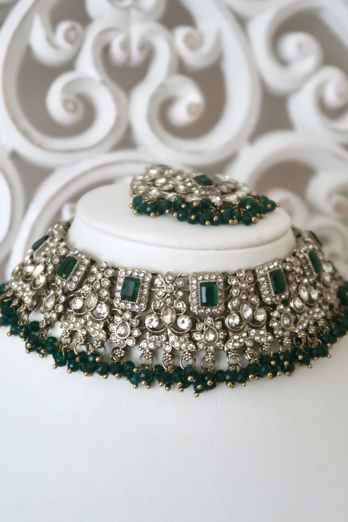 Ishani Choker Set (Emerald)