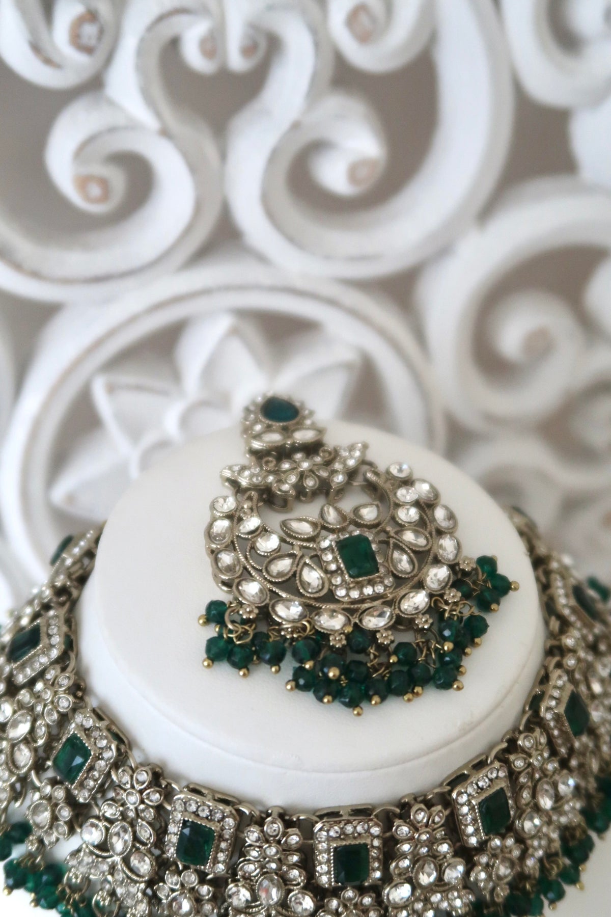 Ishani Choker Set (Emerald)