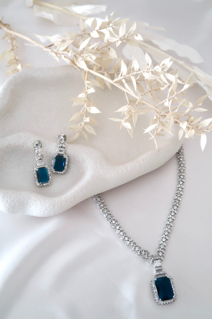 Avni Necklace Set (Navy)