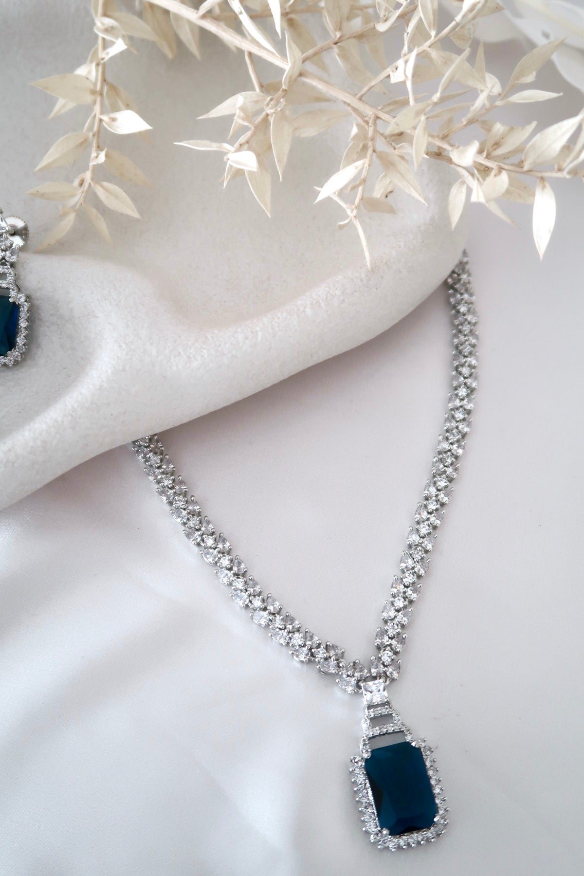 Avni Necklace Set (Navy)
