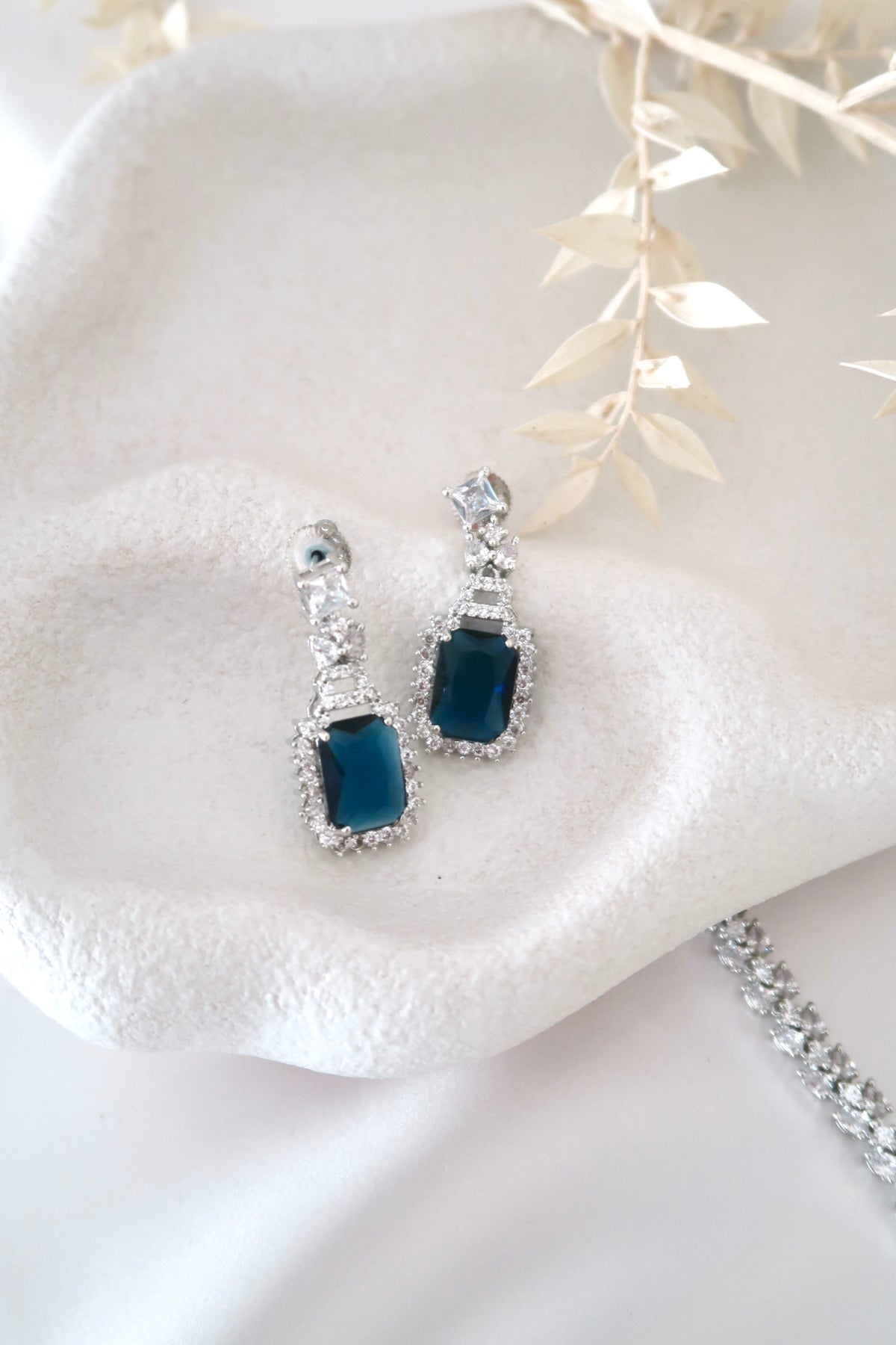 Avni Necklace Set (Navy)