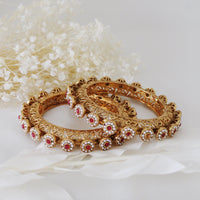 Jodha Karey (Ruby Red)