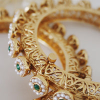 Jodha Karey (Emerald)